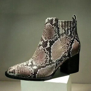 Blondo Women waterproof leather snakeskin. Ankle boot s.